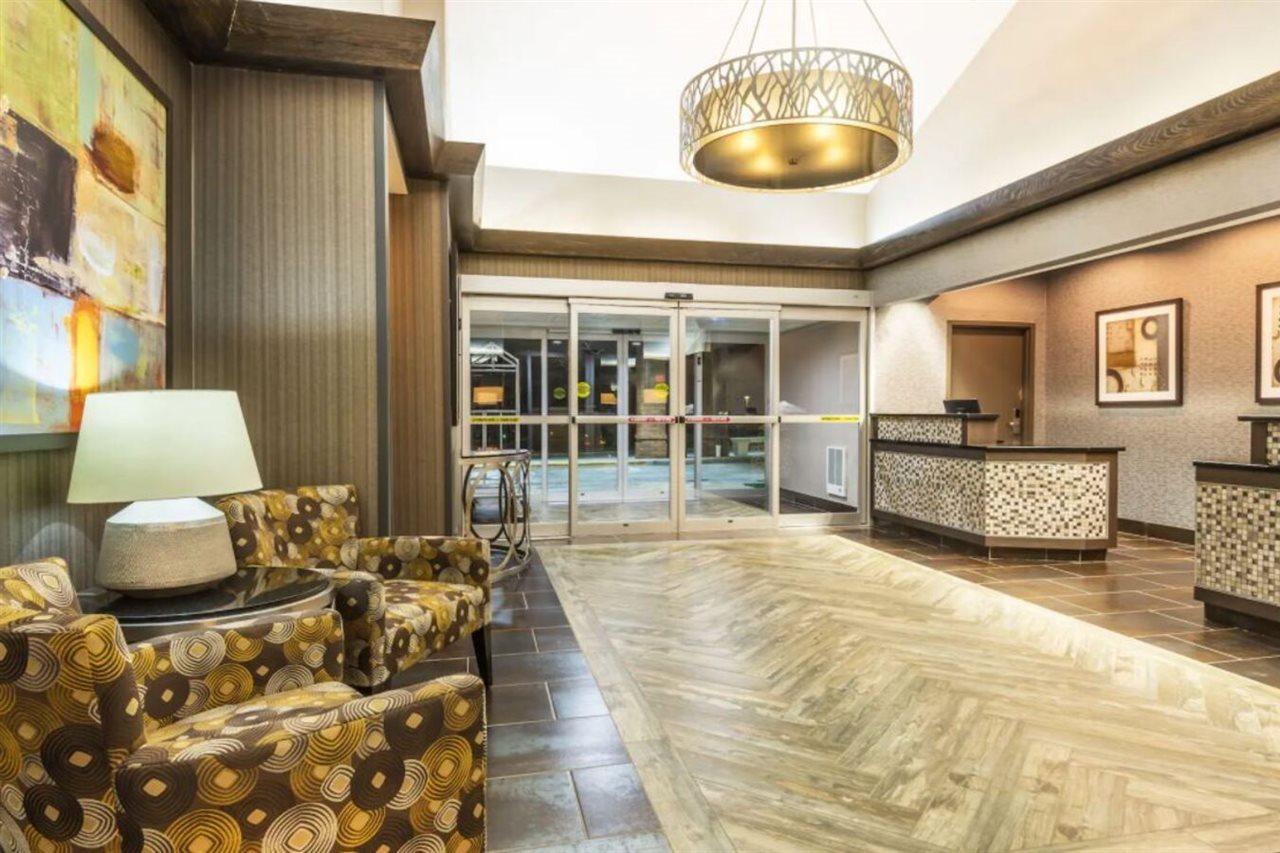 Super 8 By Wyndham Copley Akron Екстер'єр фото