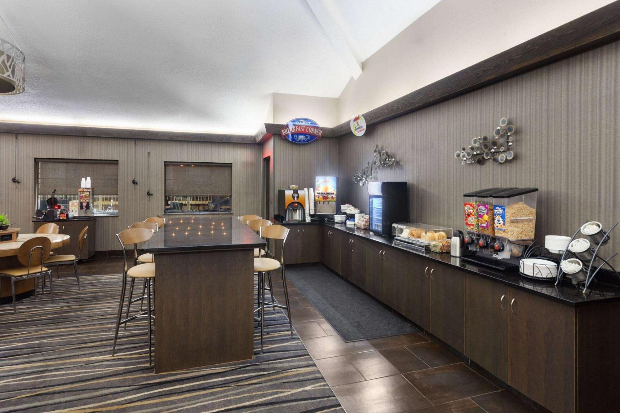Super 8 By Wyndham Copley Akron Екстер'єр фото