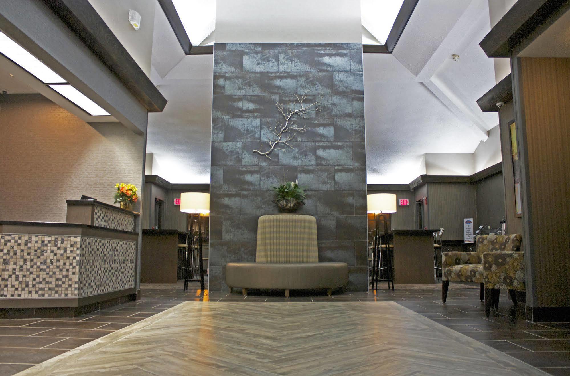Super 8 By Wyndham Copley Akron Екстер'єр фото